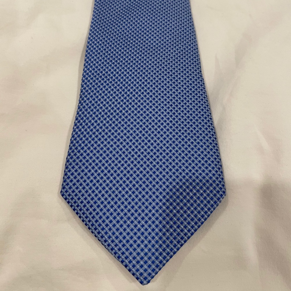 Men’s light blue woven silk necktie